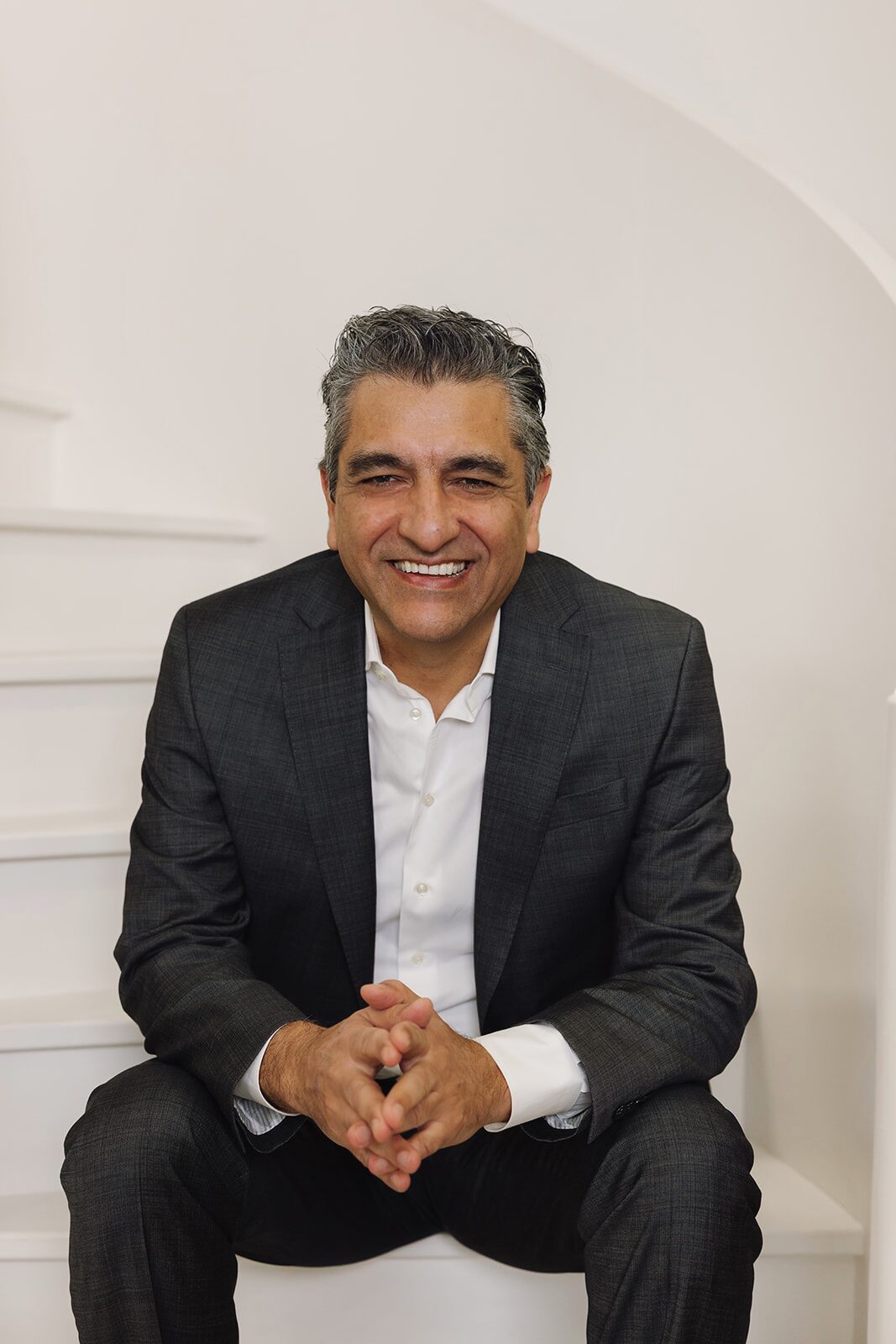 Dr. Milan Yazdani Headshot